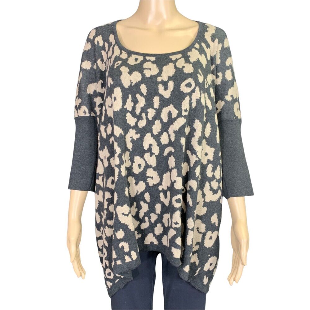 Isle by Melin Kozan Womens Sweater Oversized Leopard Print Knit Pullover Medium